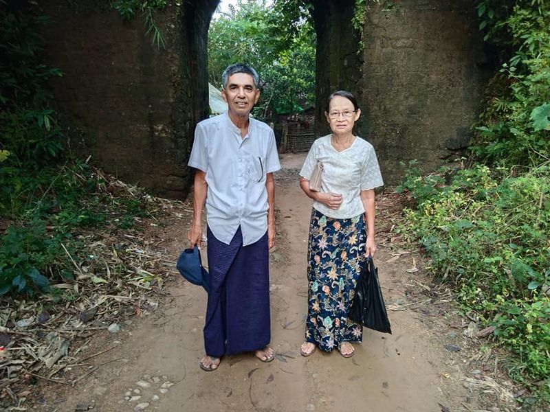 File:Mg khine aung, oo hla saw and his wife.jpg